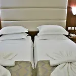 Marathon Hotel