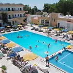 Отель Marathon 4*